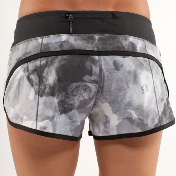 Lululemon Speed Up Shorts - Size 4 - Picture 2 of 8